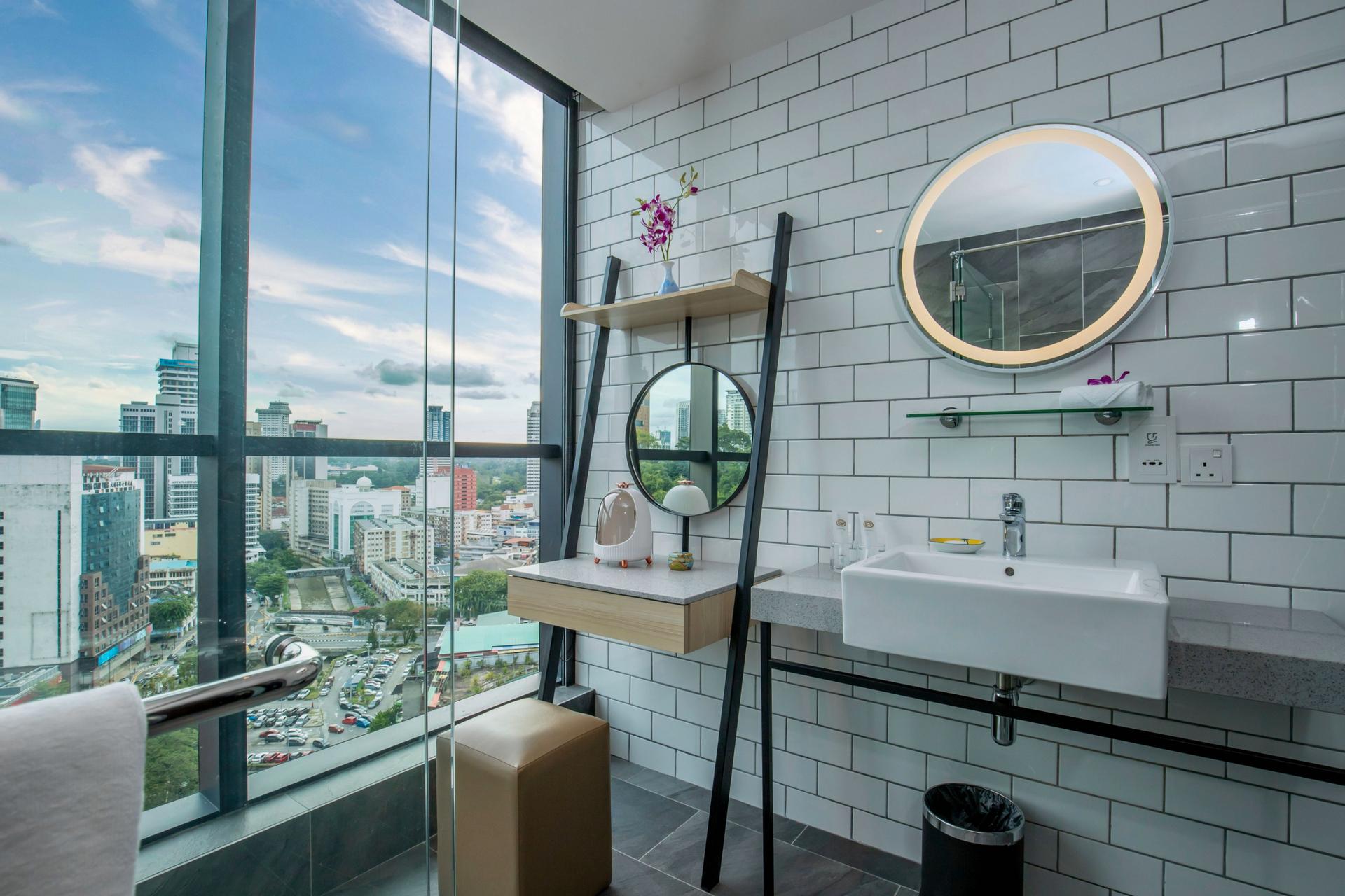 Kamar Eksekutif Queen - Pemandangan