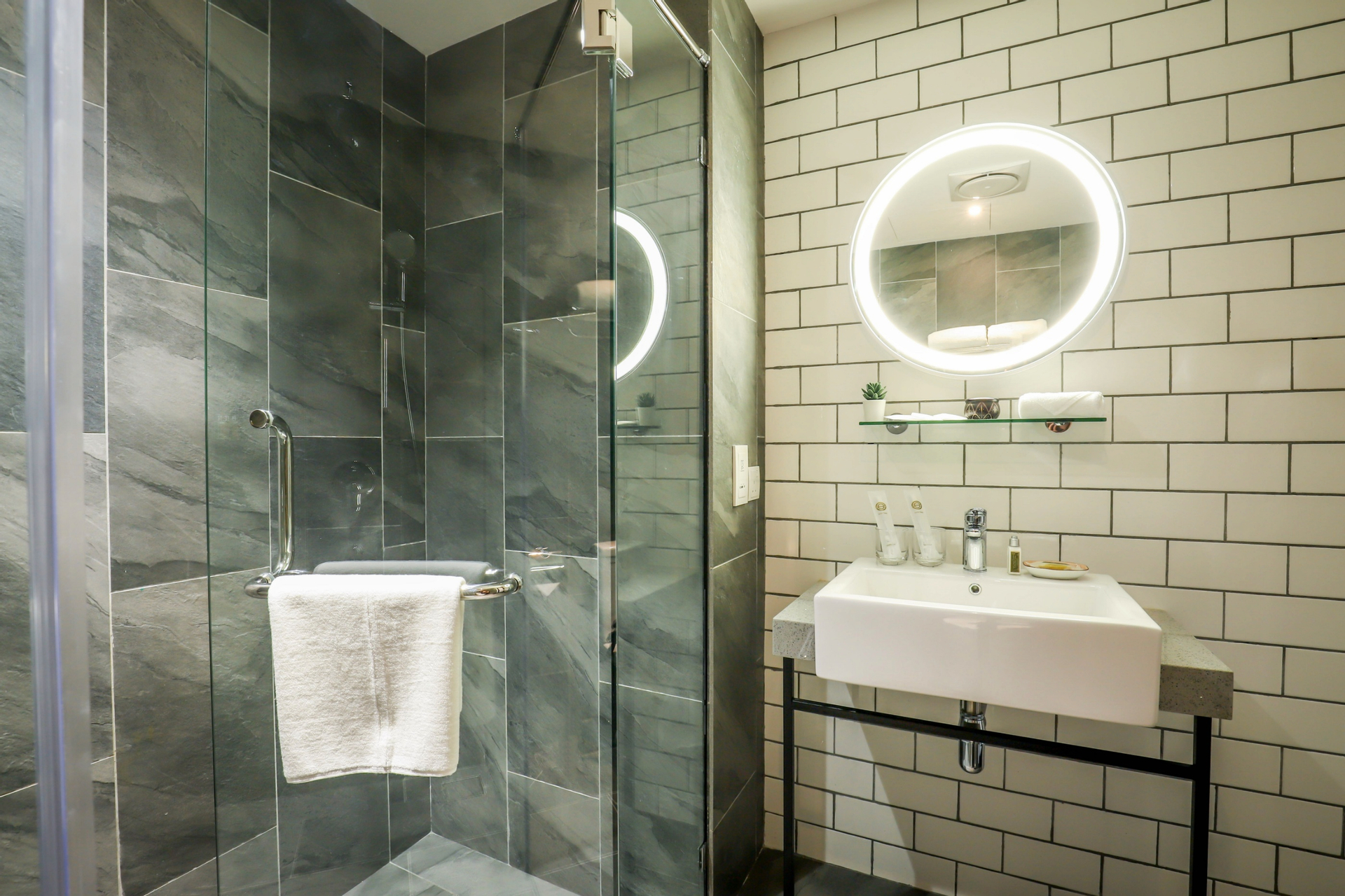 Bathroom 4