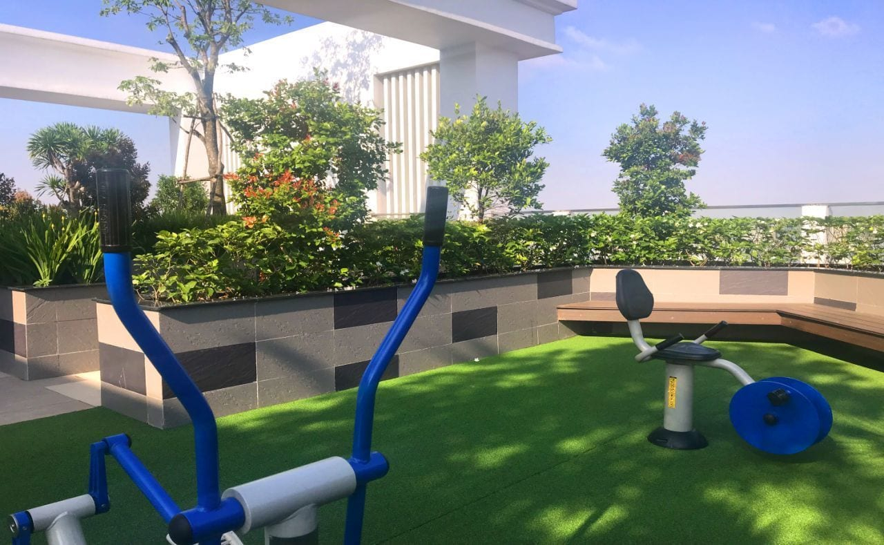 Sunny Tropical, Quận 4