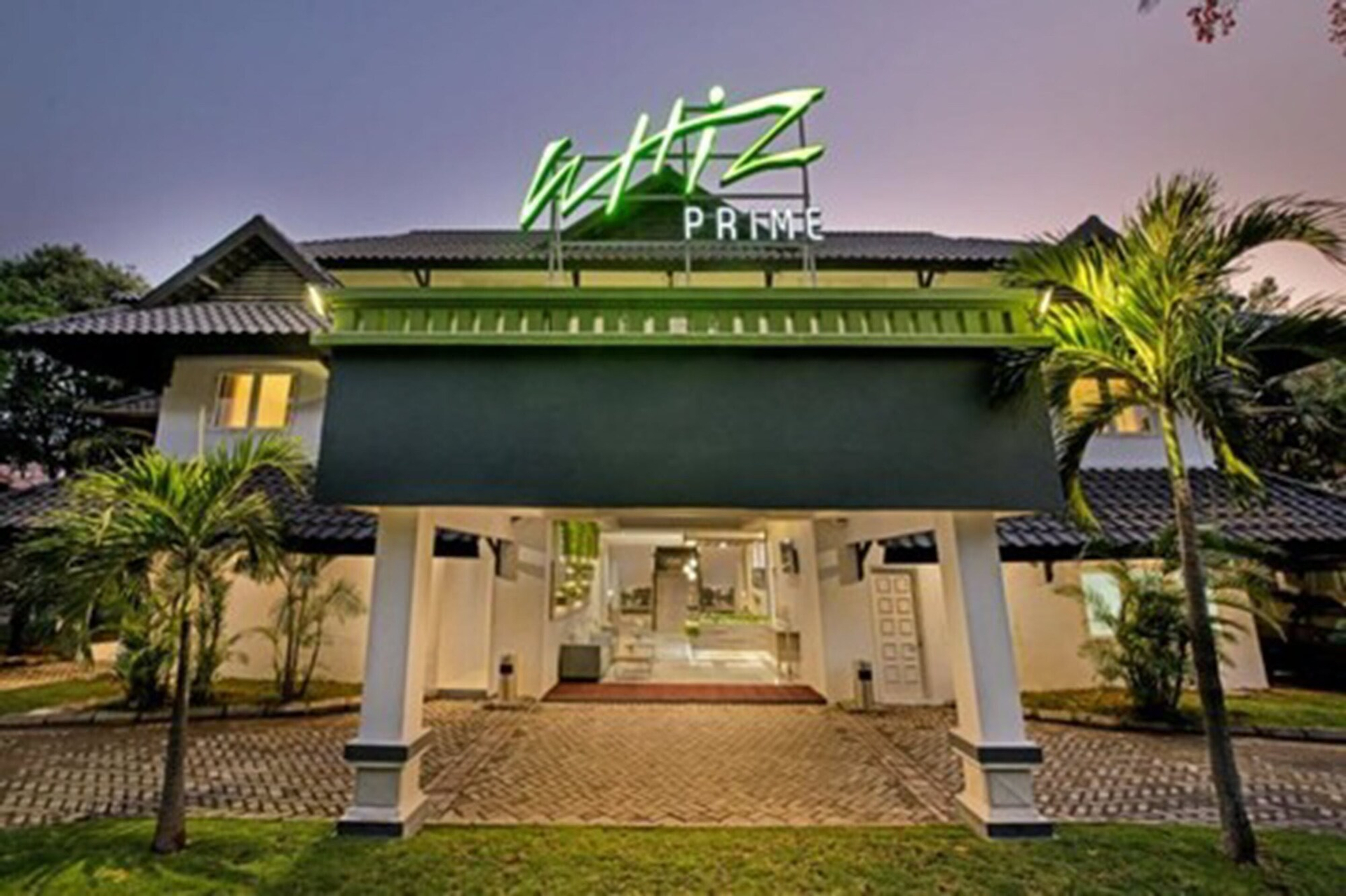 Exterior & Views 5, Whiz Prime Hotel Darmo Harapan Surabaya, Surabaya
