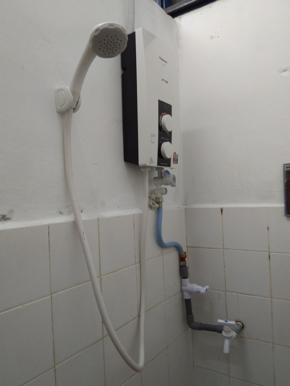 Bathroom shower, Baiduri Relaxhouse, Alor Gajah
