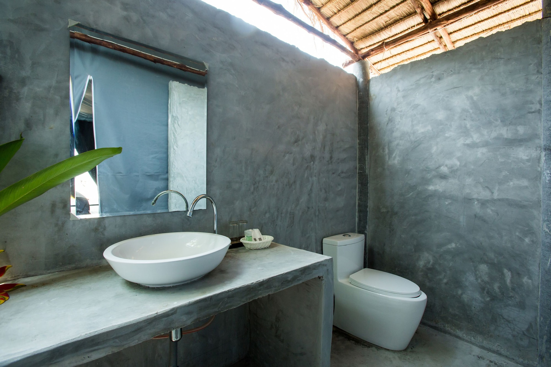 Bathroom 4, Koh Mook De Tara, Kantrang