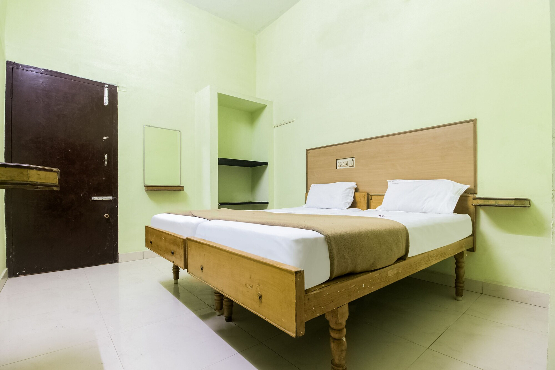 Bedroom 1, SPOT ON 61149 Hotel Sivanthi, Thoothukkudi