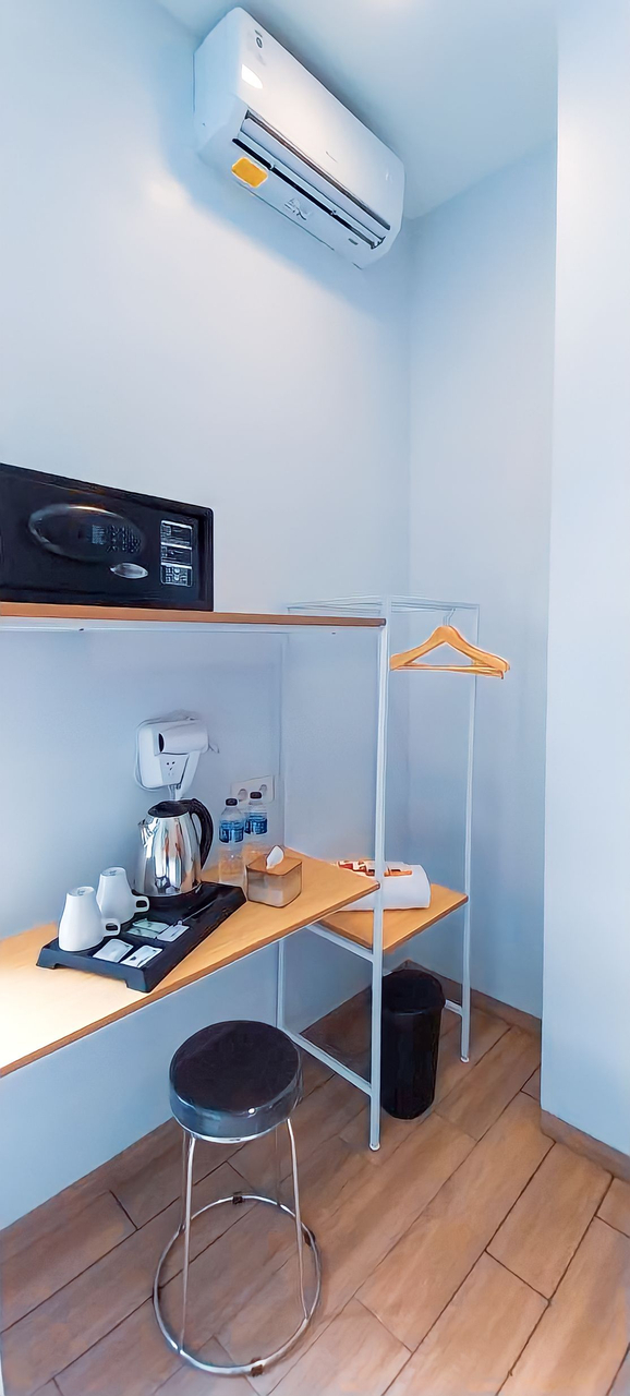 Living Area 6