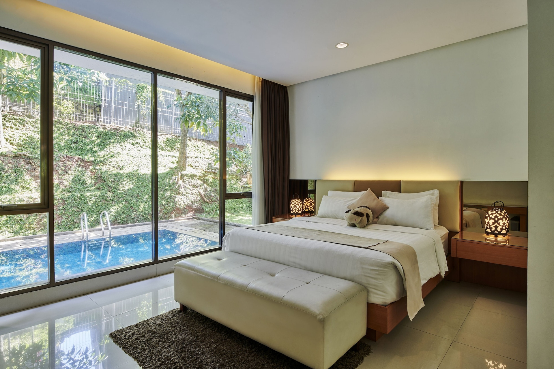 Permai 7b Villa 4 bedroom with a private pool, Bandung