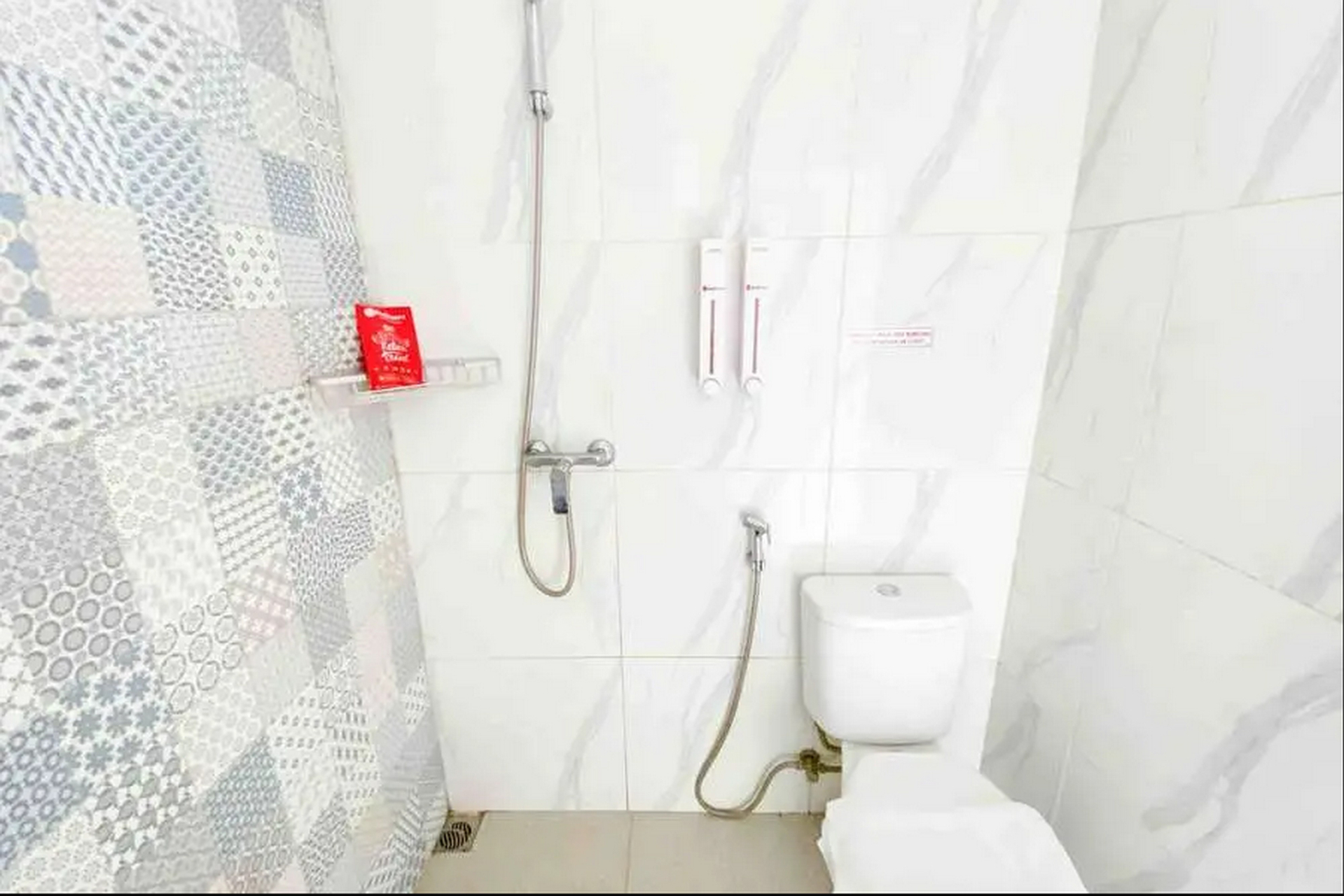 Bedroom 4, RedDoorz Syariah near Universitas Negeri Malang, Malang