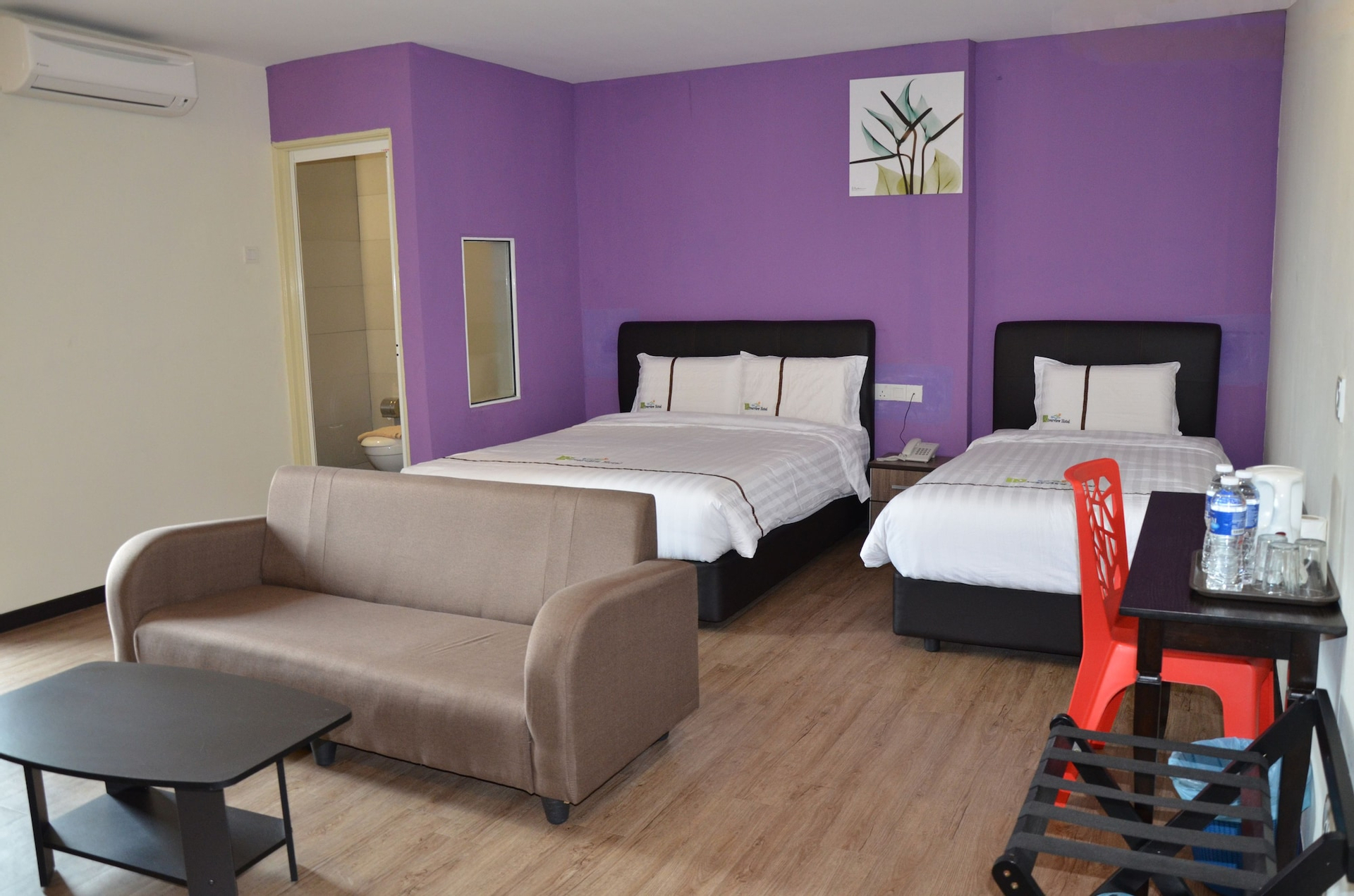 Bedroom 3, Riverview Hotel, Jempol