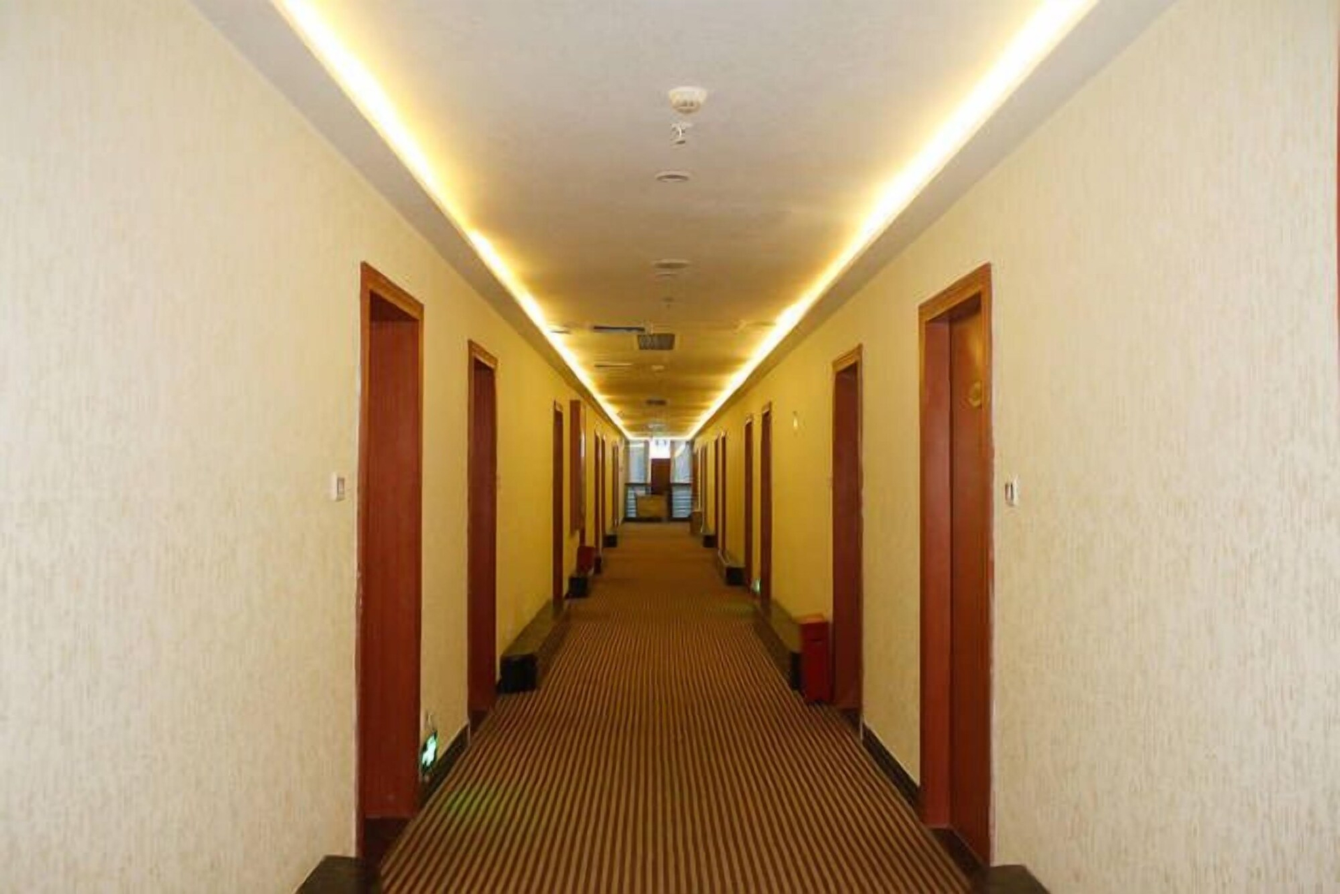 Hallway, Huaye Hotel, Zhuhai