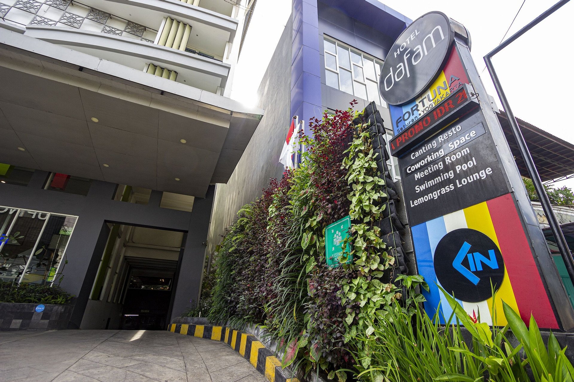 Exterior & Views 2, Hotel Dafam Fortuna Seturan Yogyakarta, Yogyakarta