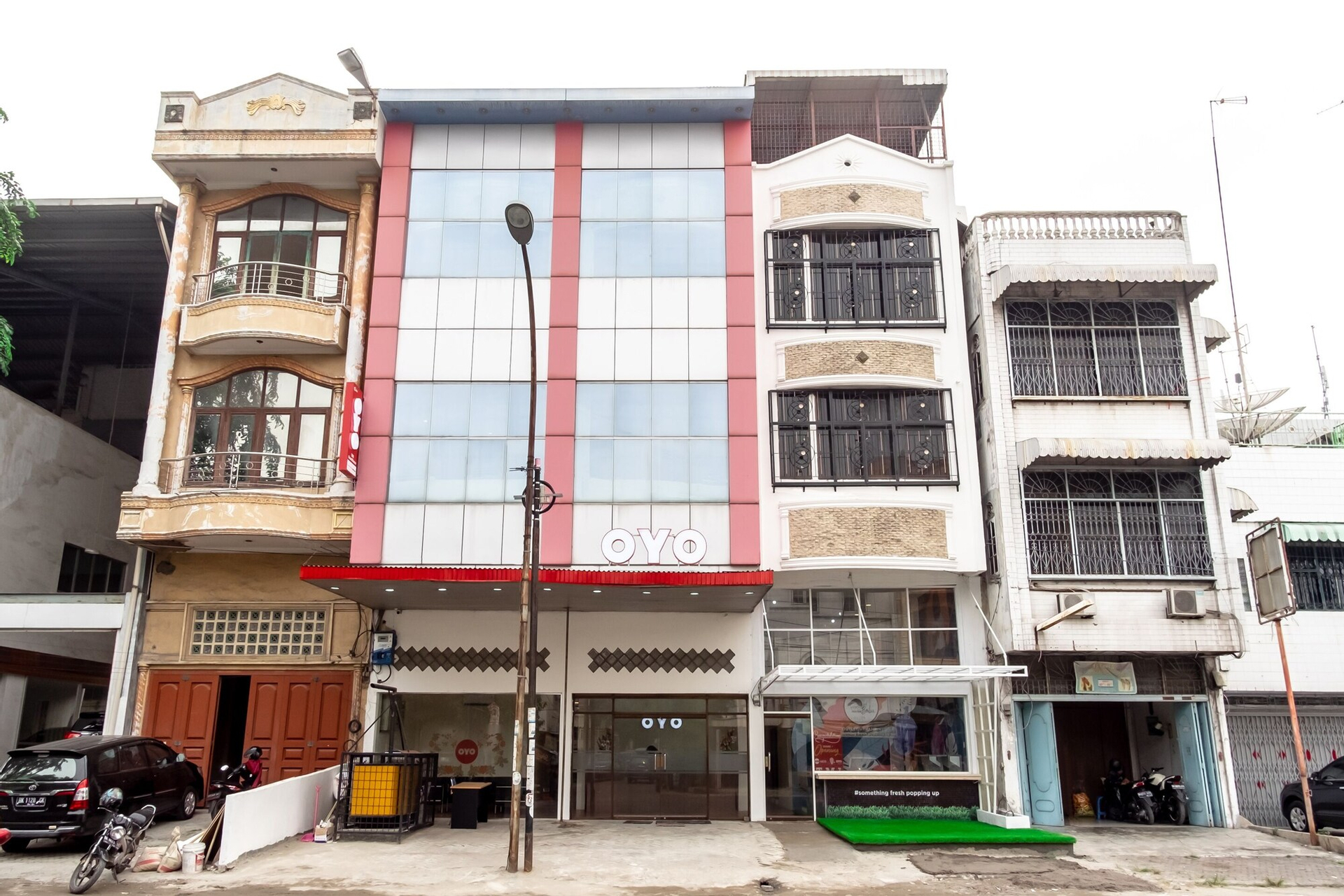 Exterior & Views 2, Super OYO 1457 Tmj Guest House, Medan