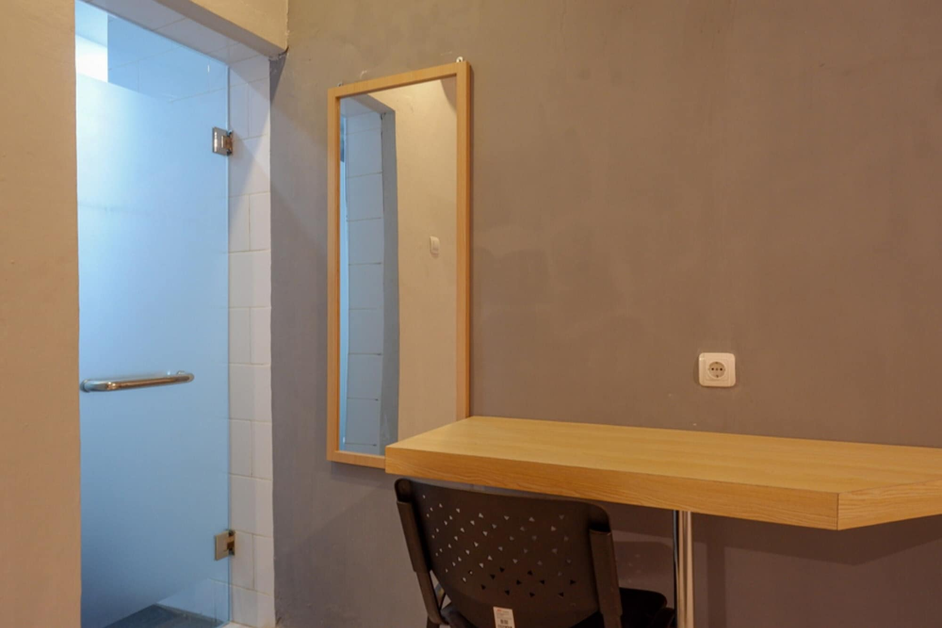 Bedroom 2, RedDoorz Syariah @ Jalan Sultan Agung Tegal, Tegal