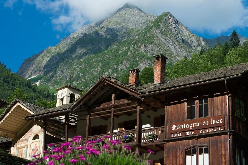 Exterior & Views 1, Hotel Montagna di Luce, Vercelli