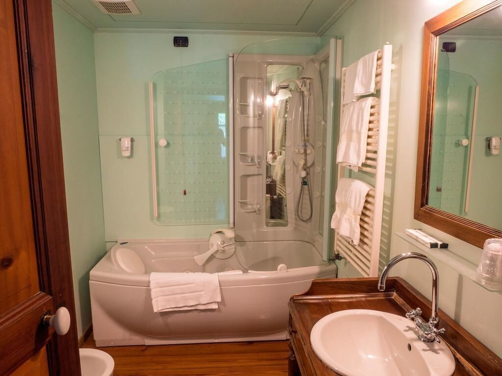 Bedroom 3, Hotel Montagna di Luce, Vercelli