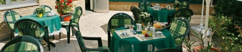 Outdoor Dining, Hotel am Pferdezentrum, Vechta