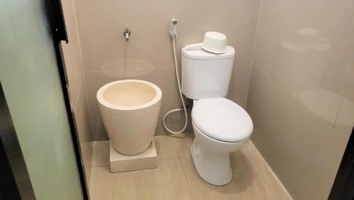 Bathroom, Chotin Hotel, Kudus