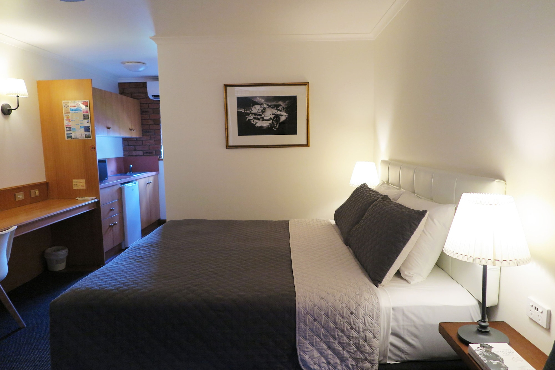 Bedroom 4, Summerhill Motor Inn - Adults Only, Bega Valley