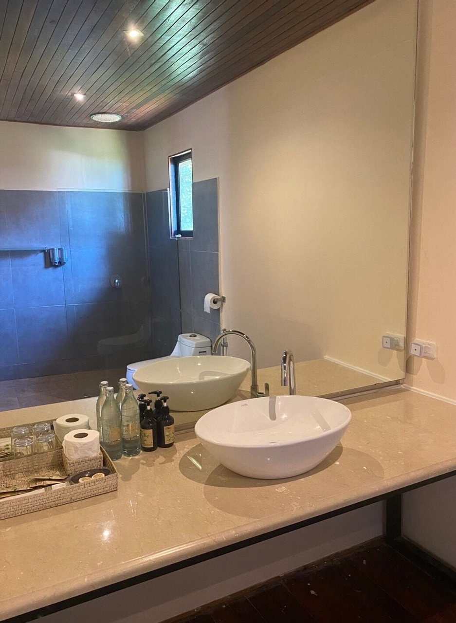 Bathroom 1, Mali Koh Kradan, Kantrang