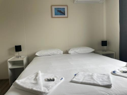 Others 5, Lakes Main Holiday Park, E. Gippsland - Bairnsdale
