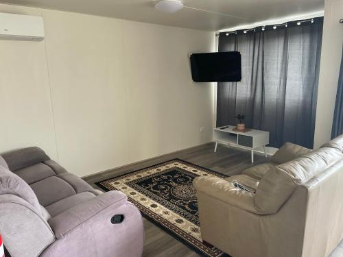 Others 4, Lakes Main Holiday Park, E. Gippsland - Bairnsdale