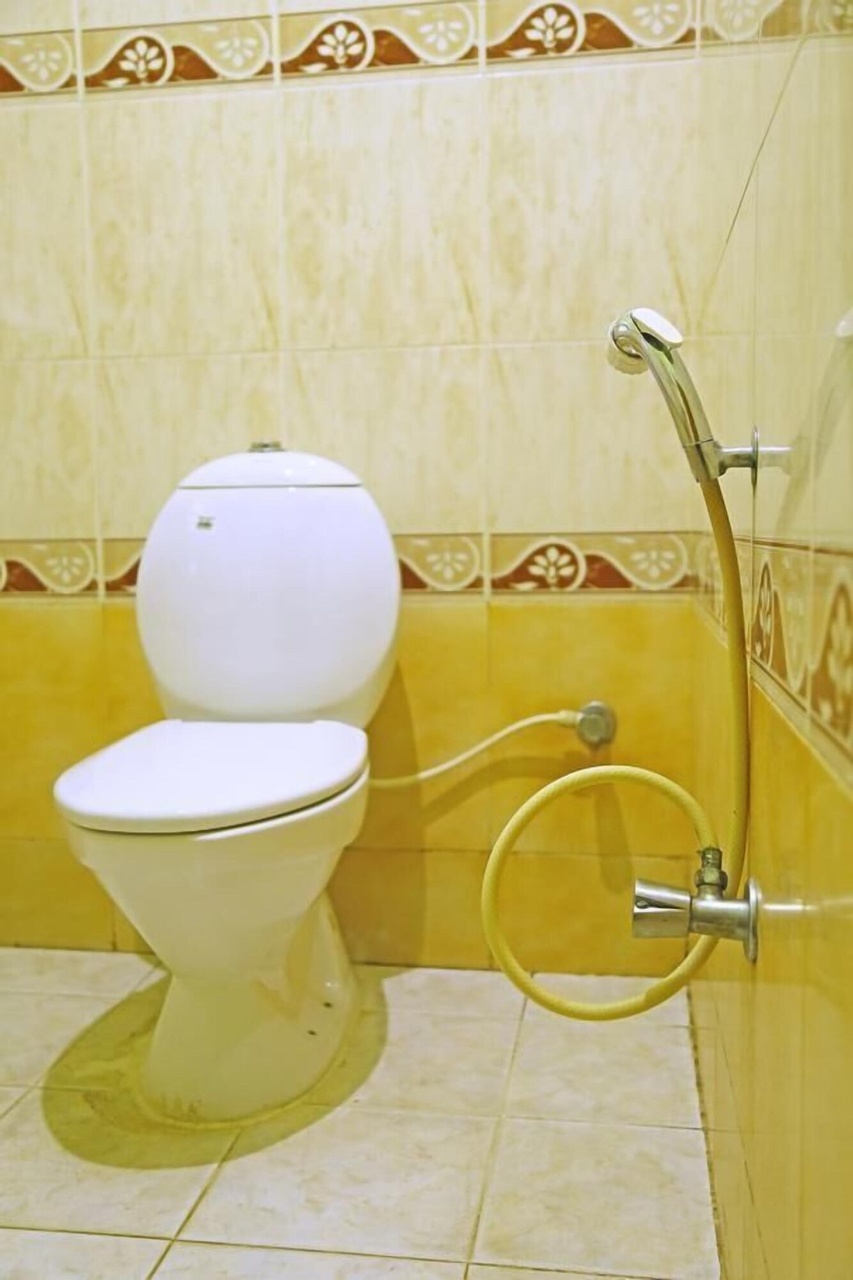 Bathroom 4, Hotel Ganga Palace, Kanniyakumari