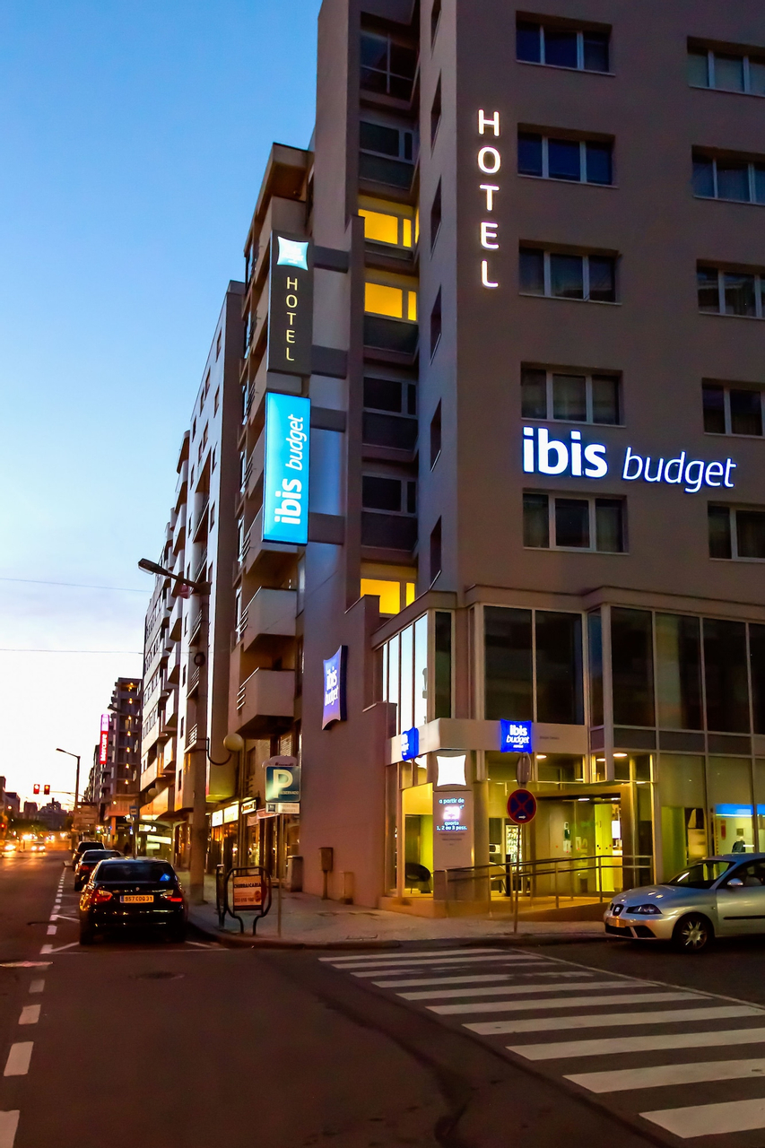 Front of property - evening/night, ibis budget Braga Centro, Braga