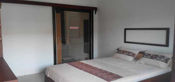 5, Raya Resort Hotel, Kediri