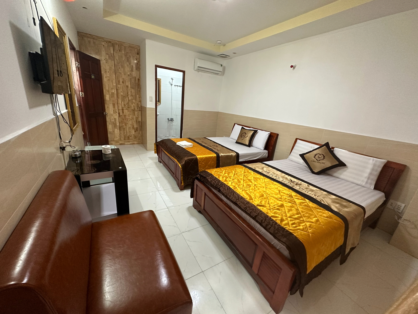 RedDoorz Long Phung 1 Hotel near Ten Lua, Binh Tan