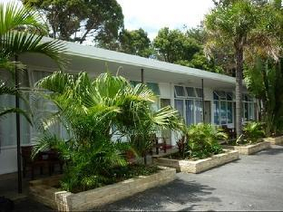 Exterior view, Hoey Moey Backpackers, Coffs Harbour - Pt A