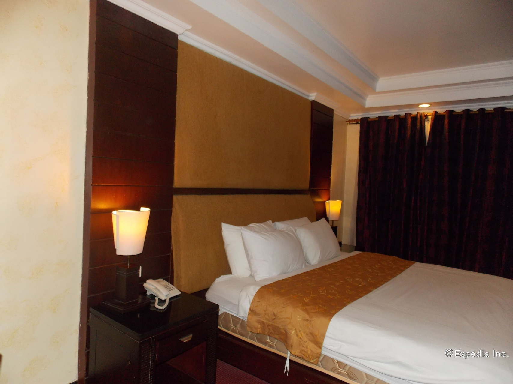 Bedroom 2, MO2 Westown Hotel Mandalagan, Bacolod City