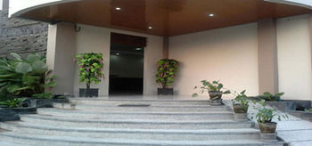 3, Raya Resort Hotel, Kediri