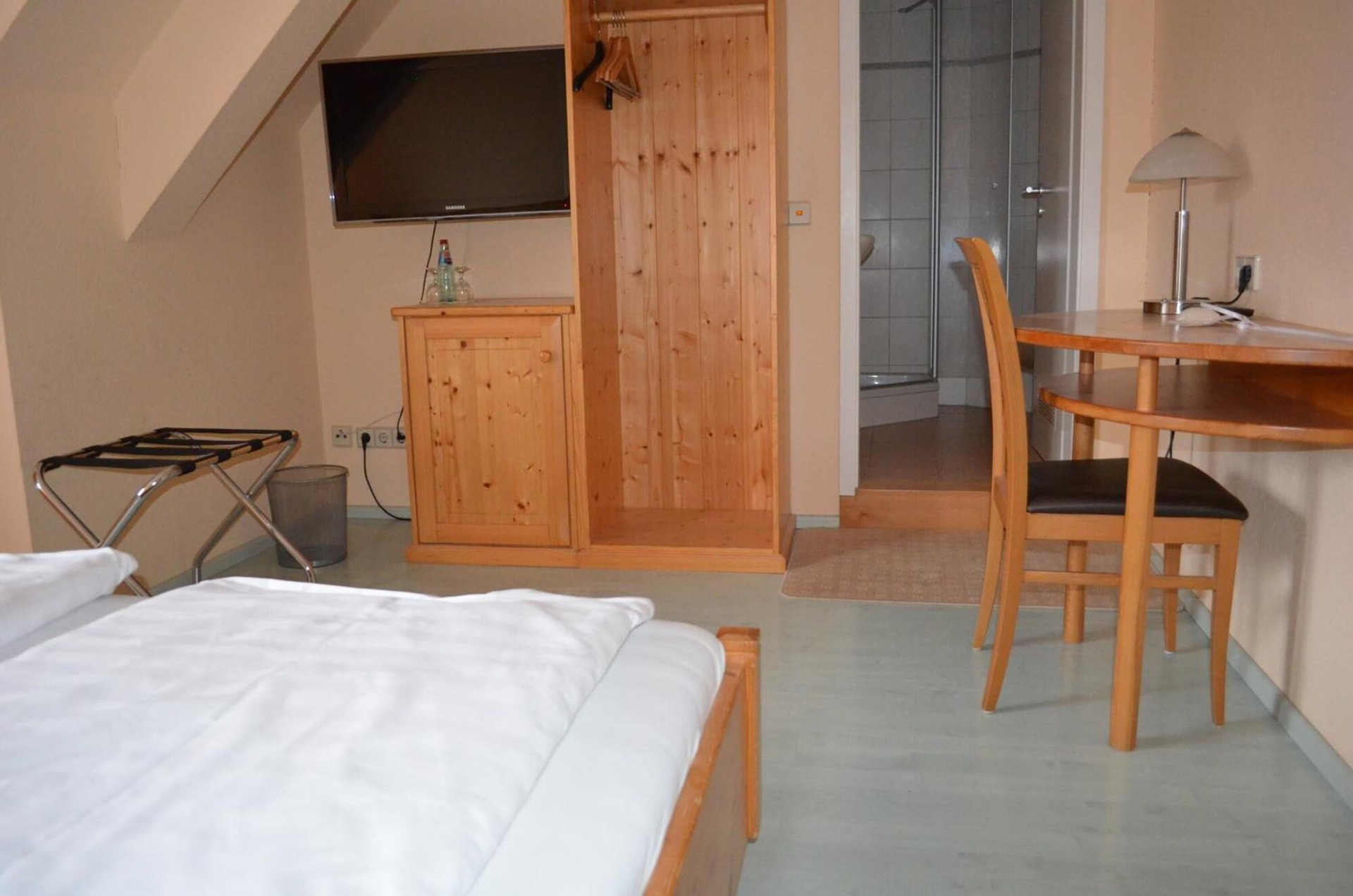Bedroom 3, Alte Post - Hotel Am Rhein-Ufer Laufenburg, Waldshut