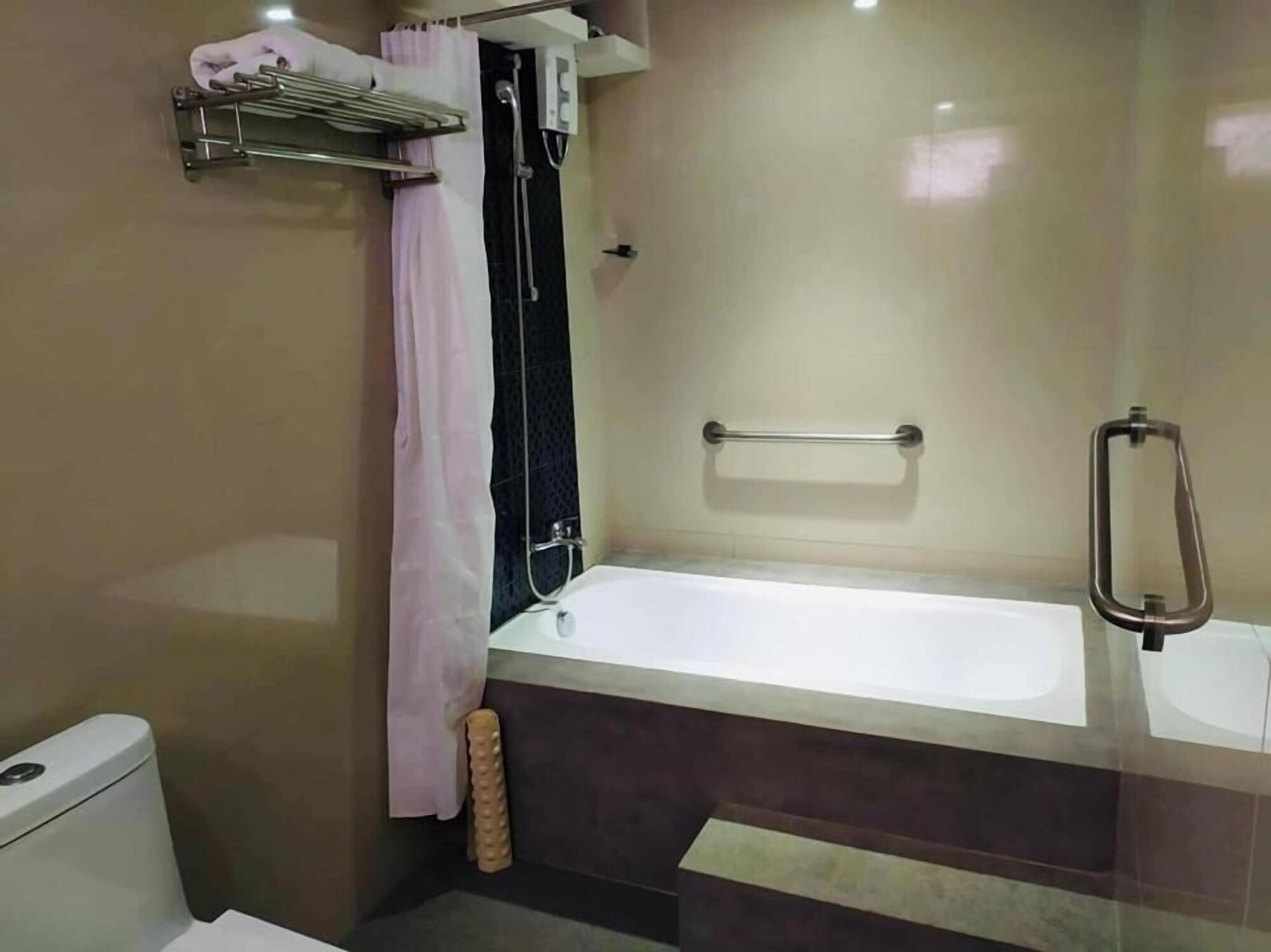 Bathroom 4, Panorama Summit Hotel, Davao City