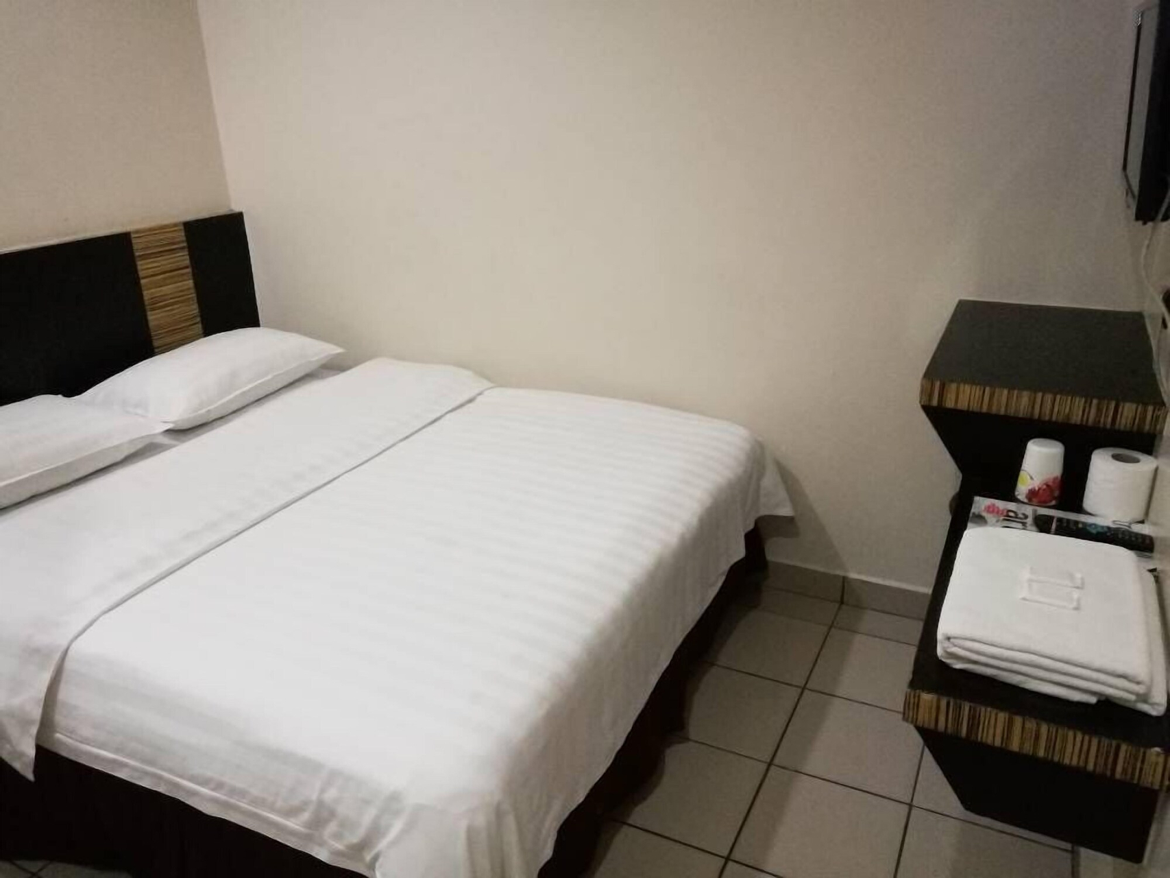 Room 4, Hotel Traveller, Kota Kinabalu