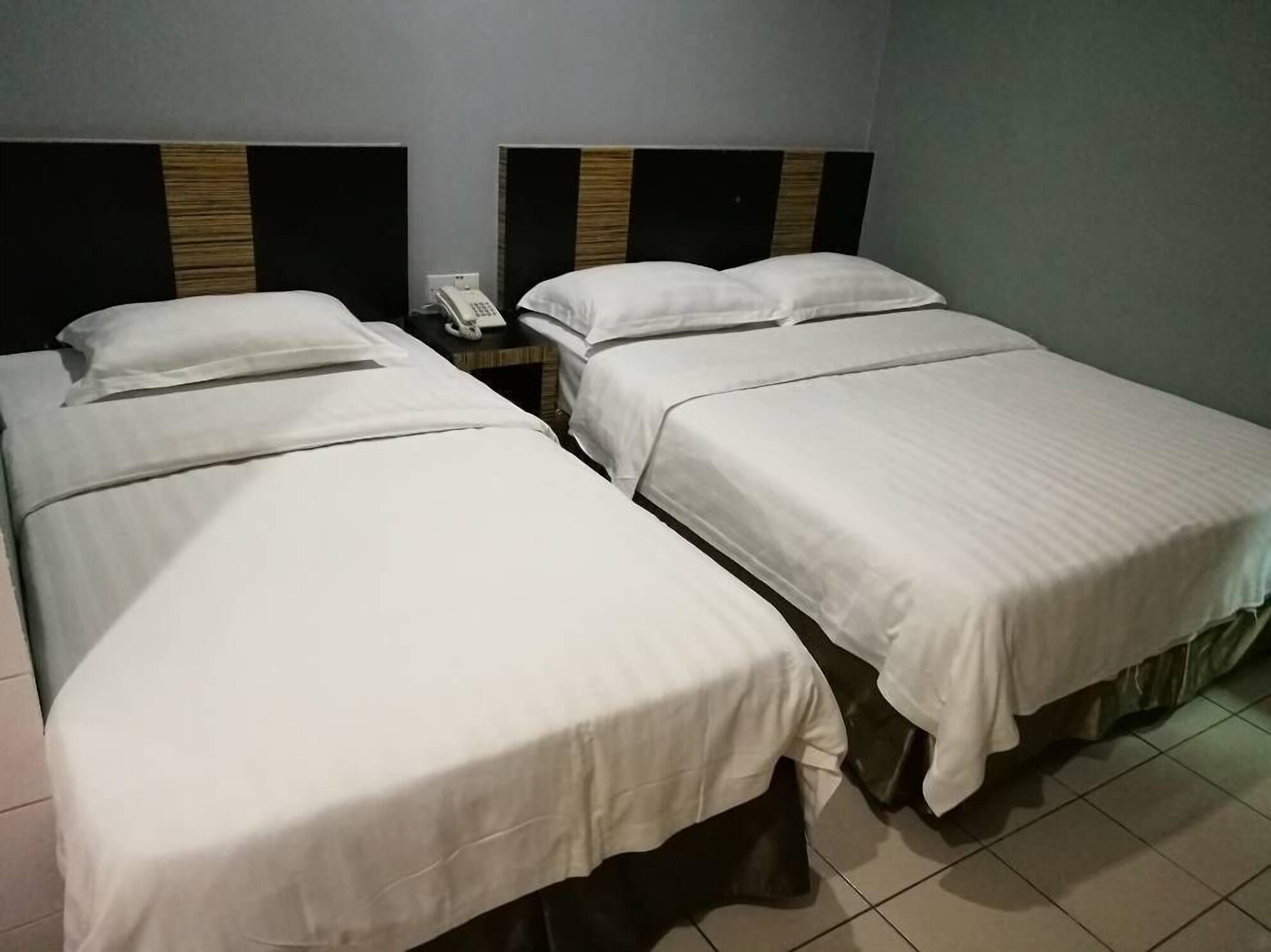 Room 2, Hotel Traveller, Kota Kinabalu