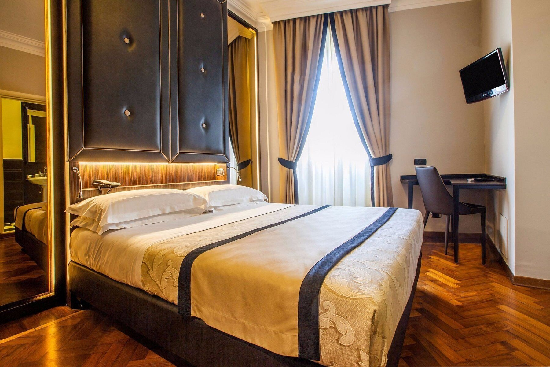 Bedroom 1, Hotel Lombardia, Florence