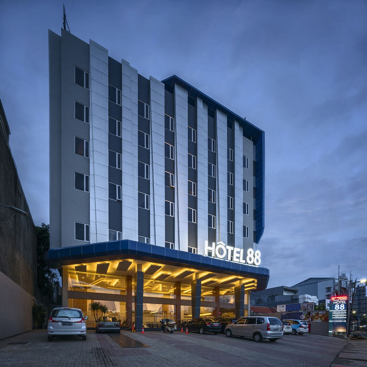 Hotel 88 Fatmawati Jakarta - CHSE Certified, Jakarta Selatan