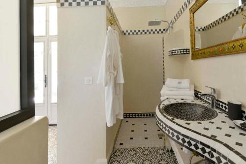 Bathroom 1, Villa du Cedre, Al Haouz