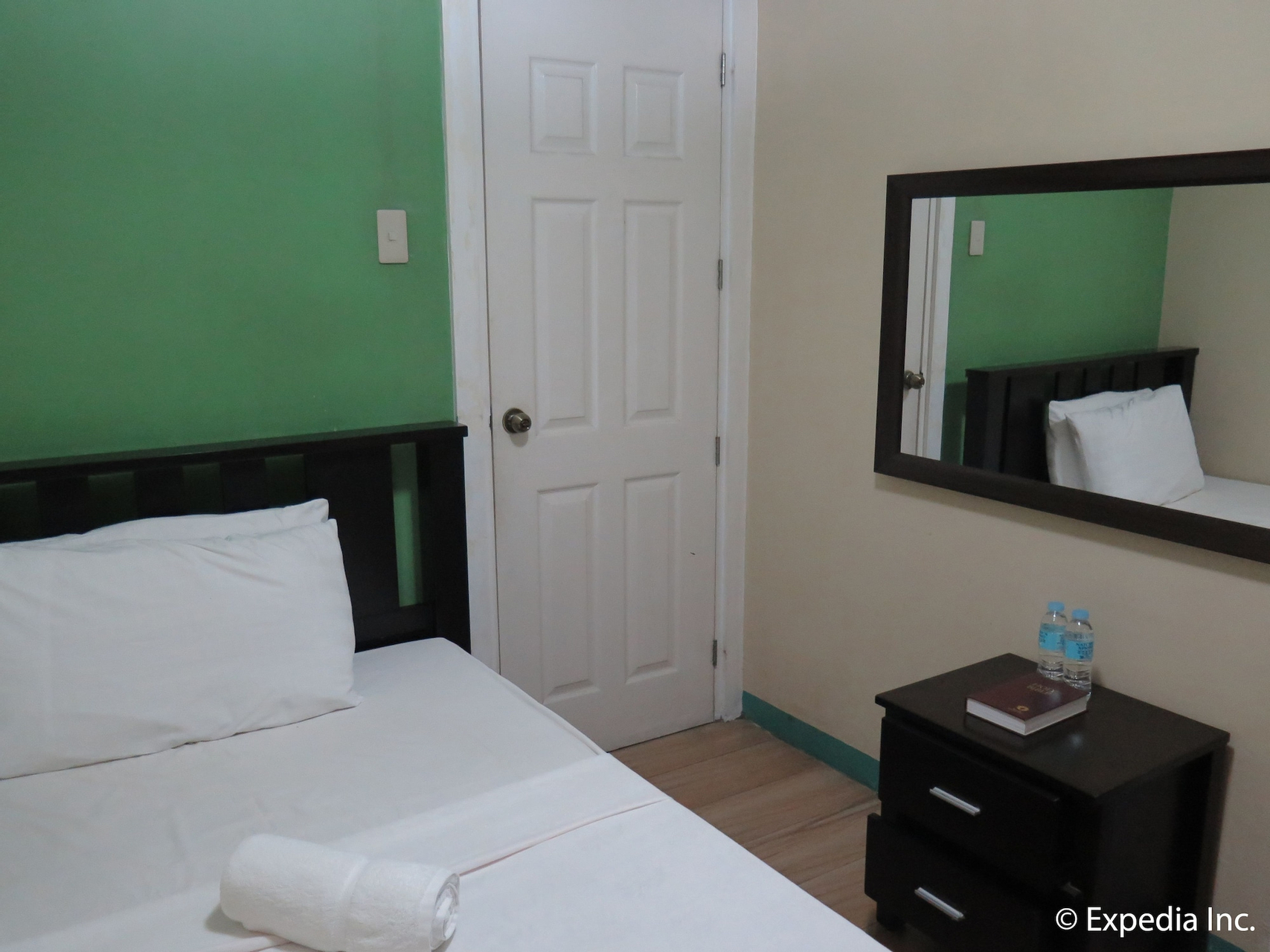 Room 3, The Windy Ridge Inn, Tagaytay City