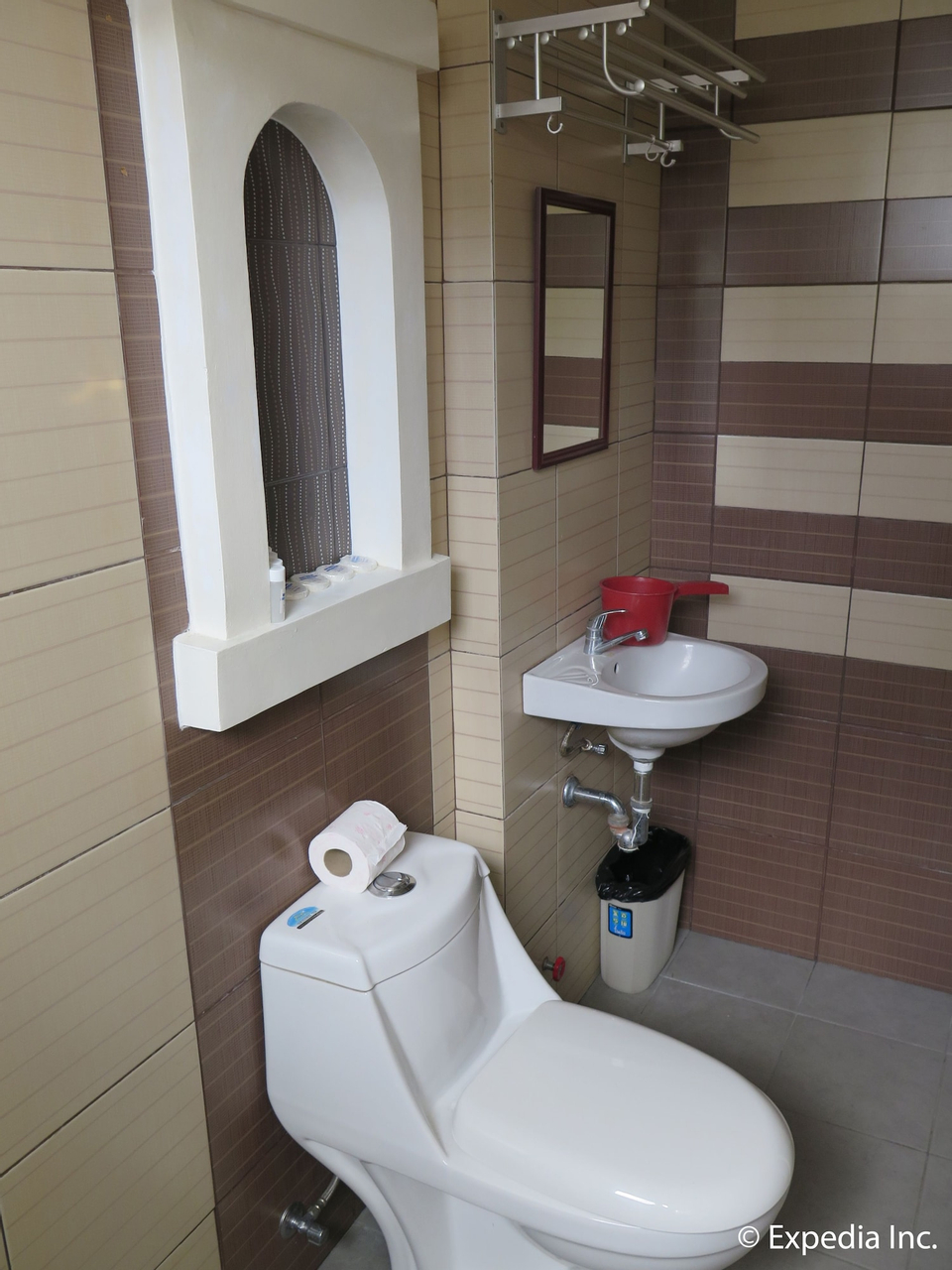 Bathroom 4, The Windy Ridge Inn, Tagaytay City