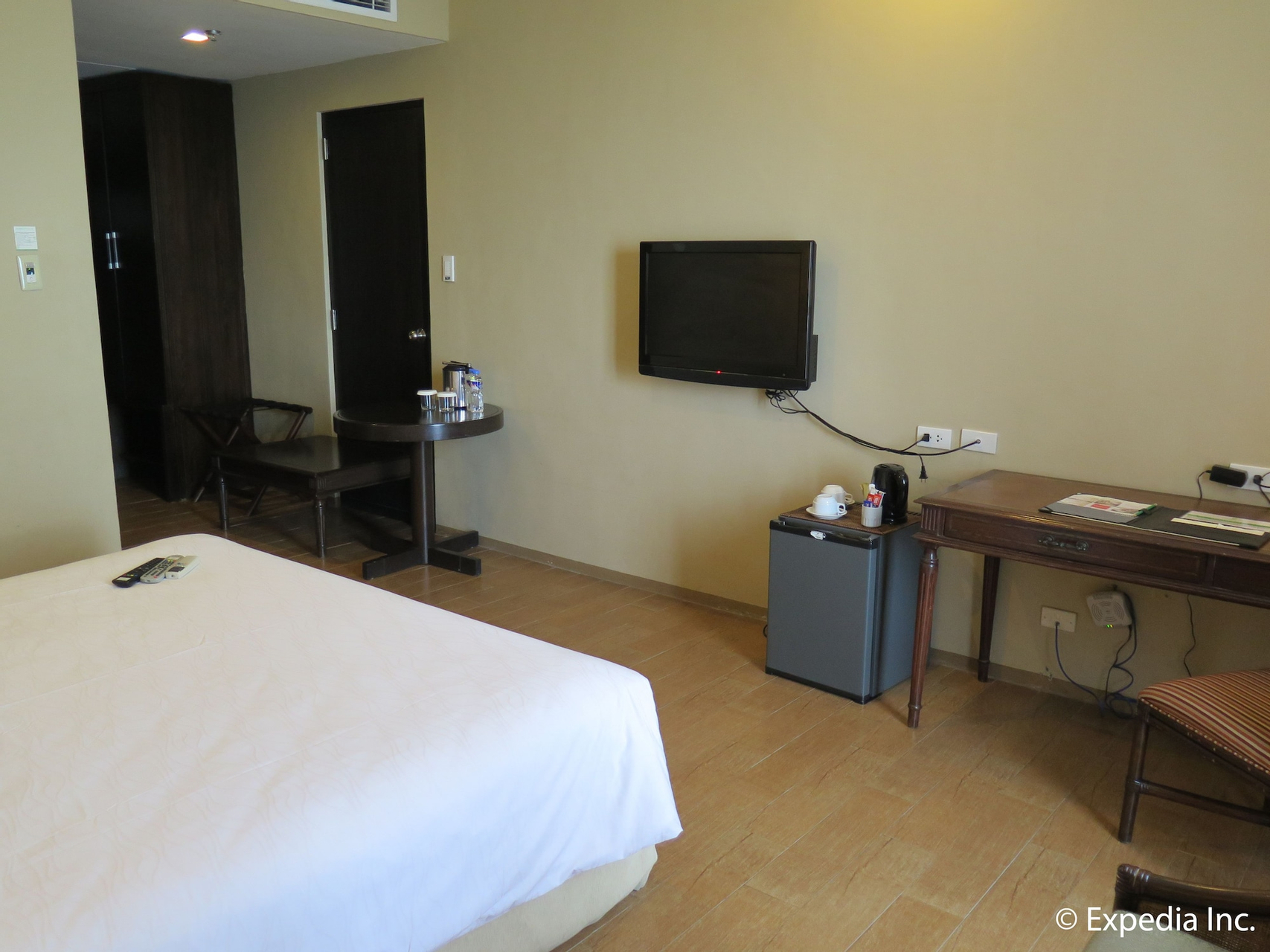 Room 4, Summit Ridge Tagaytay, Tagaytay City