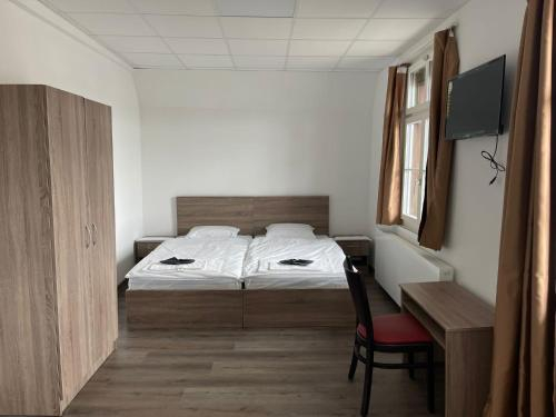 Others 5, Hotel da Luca, Wangen