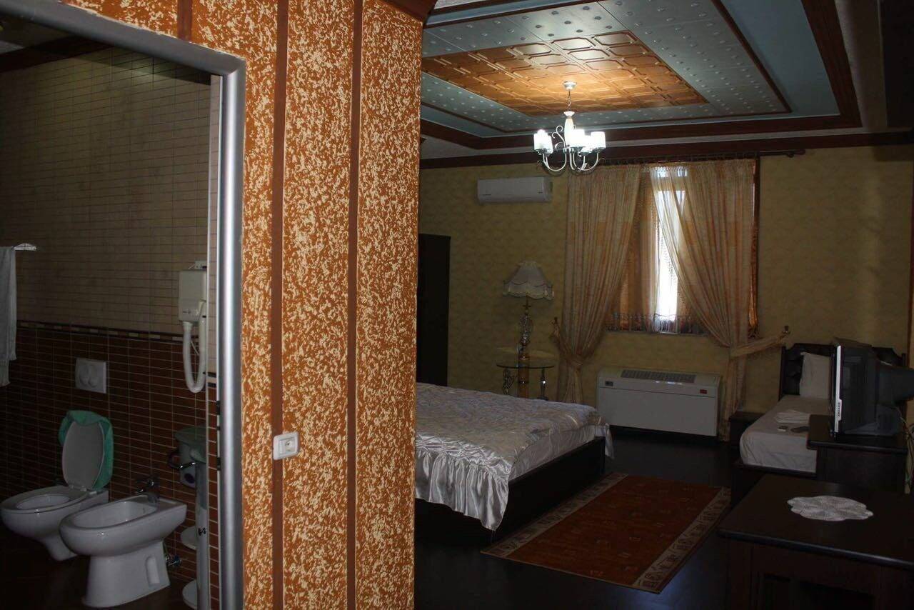 Room 4, Hotel Bar Restorant Amerika, Kukësit