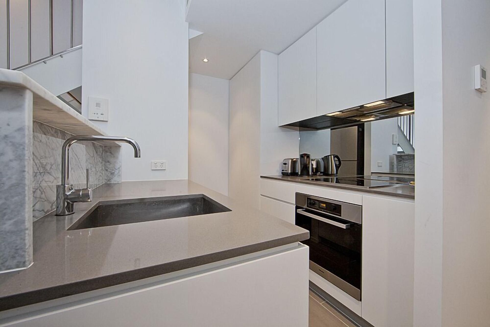 Private kitchen, Accommodate Canberra - Realm Residences, Barton