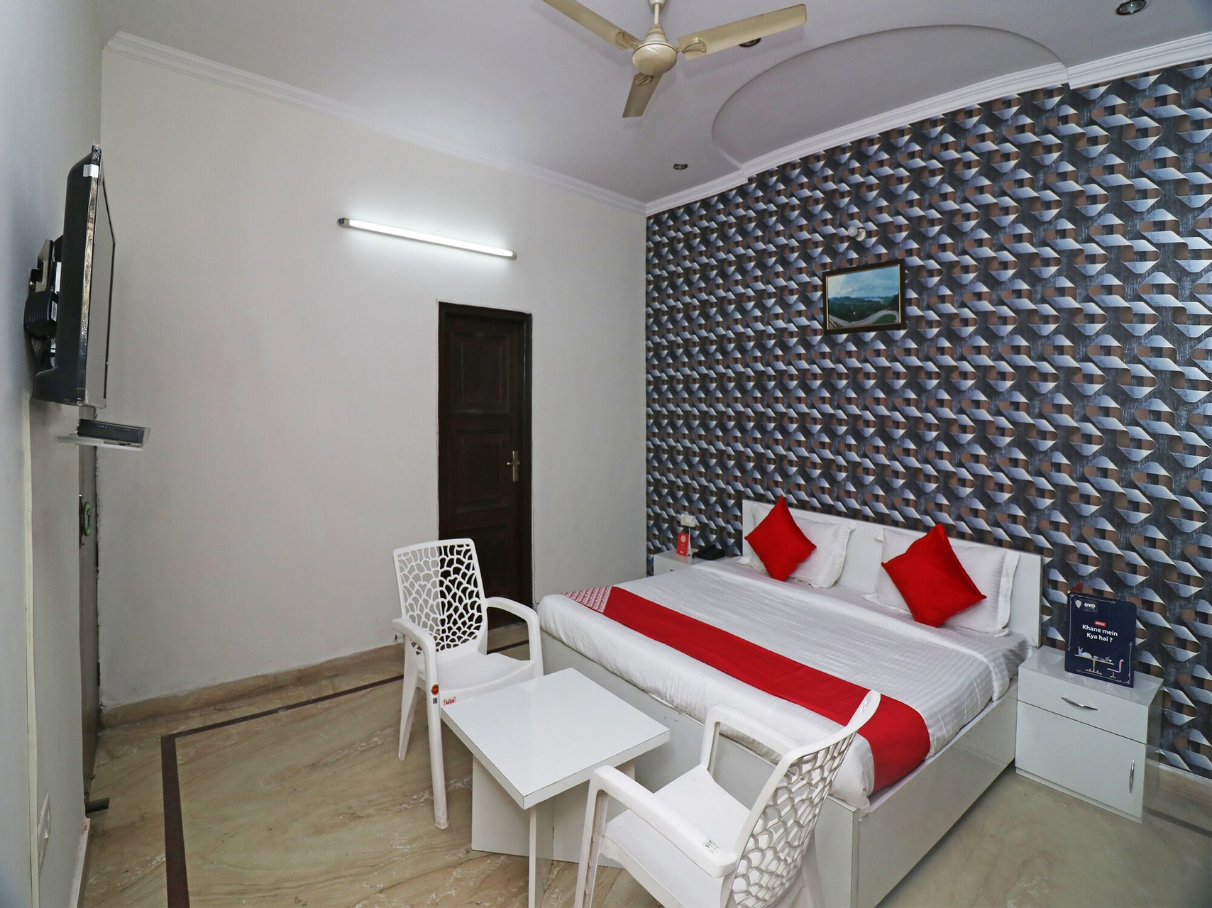 Room 5, OYO 22506 Heaven Residency, Faridabad