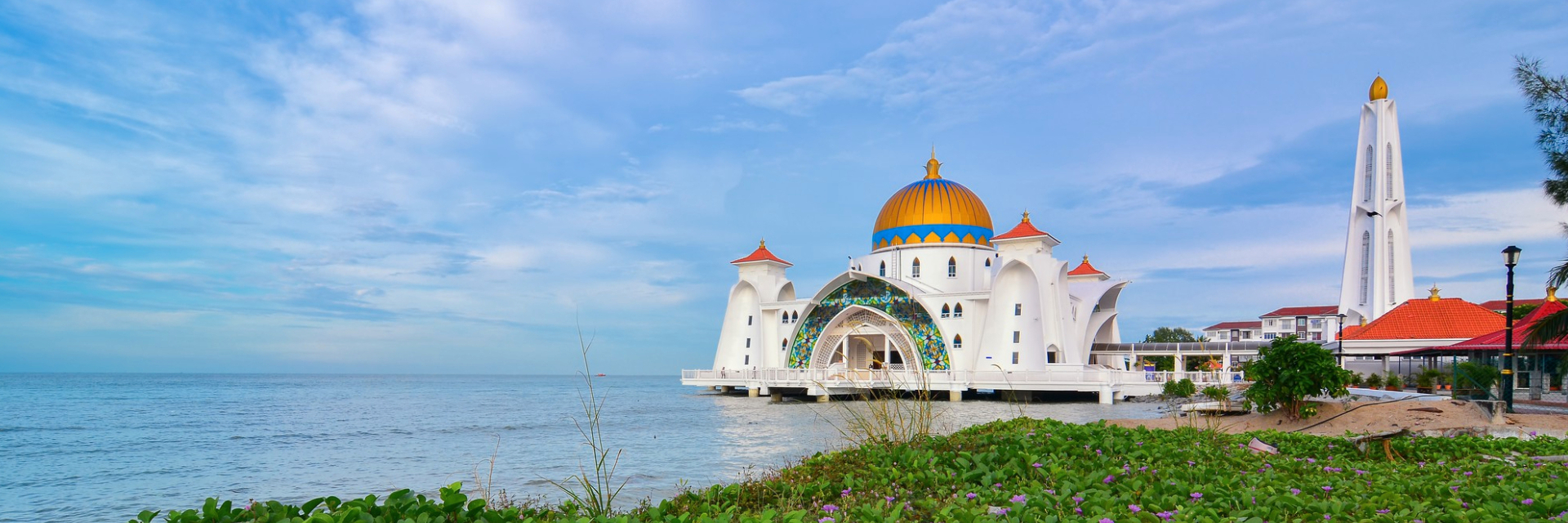 Melacca Strait Mosque 2.jpg