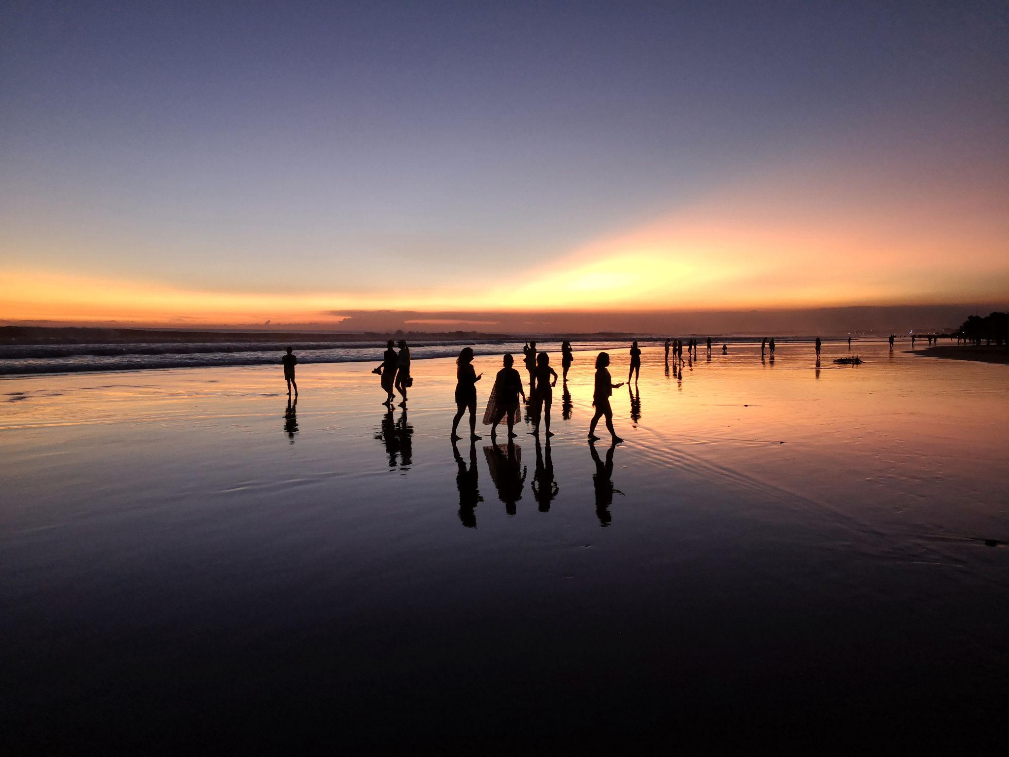 Hari 1: Check-in Area Kuta/Legian & Sunset Seminyak