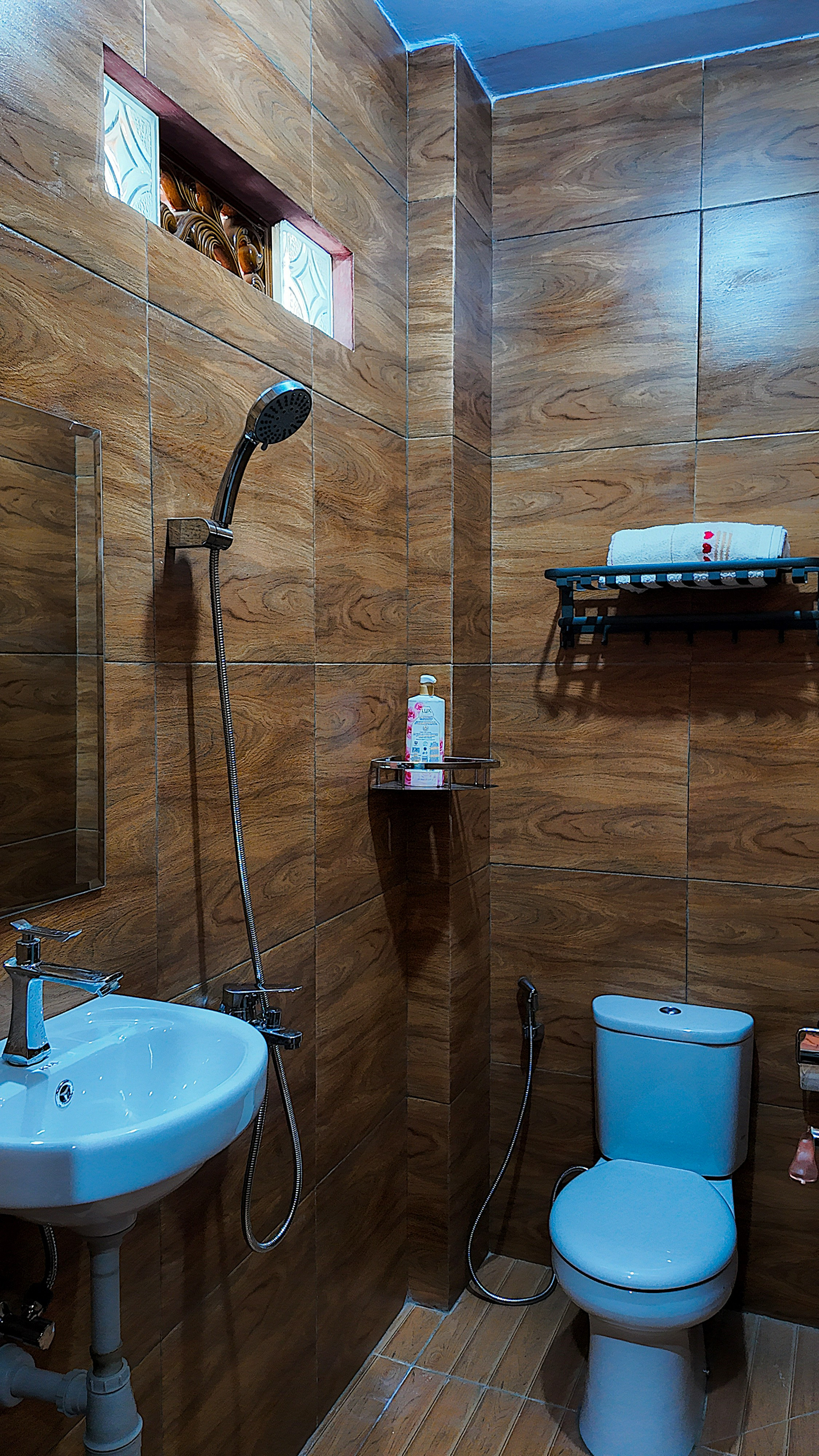 Bathroom 5, Bromo Srayu, Probolinggo
