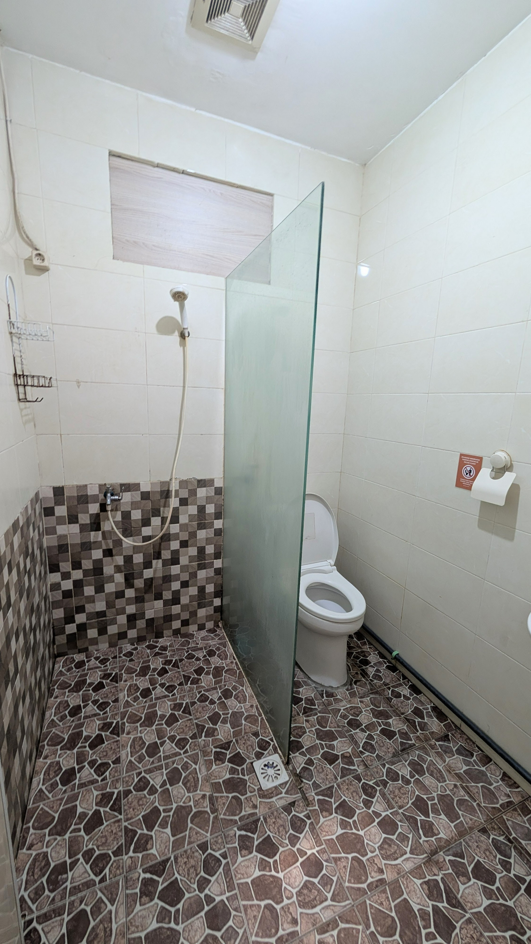 Bathroom 5, Homey Near ITS & UNAIR Syariah, Surabaya