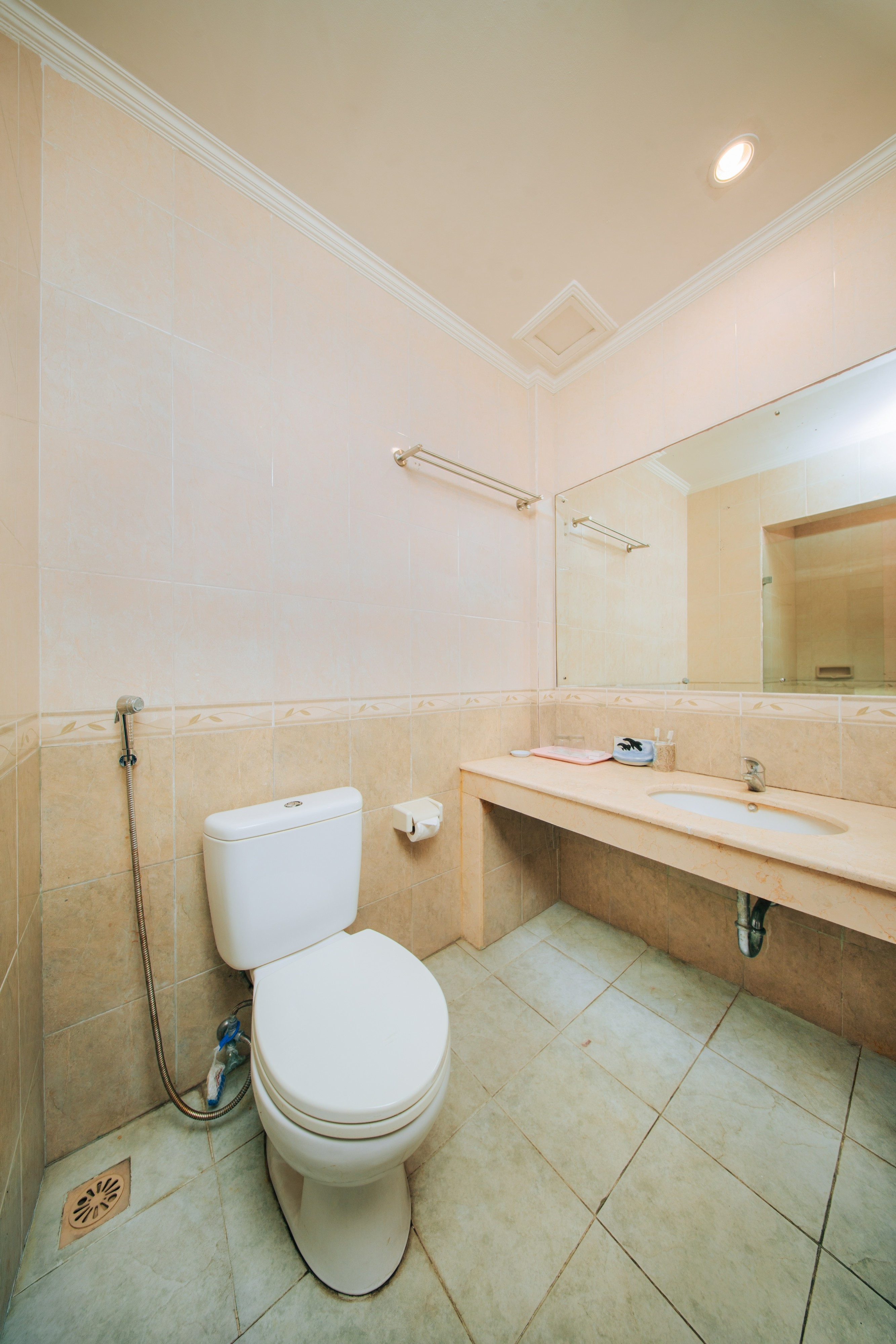 Bathroom 3, New Puri Asih Hotel, Badung