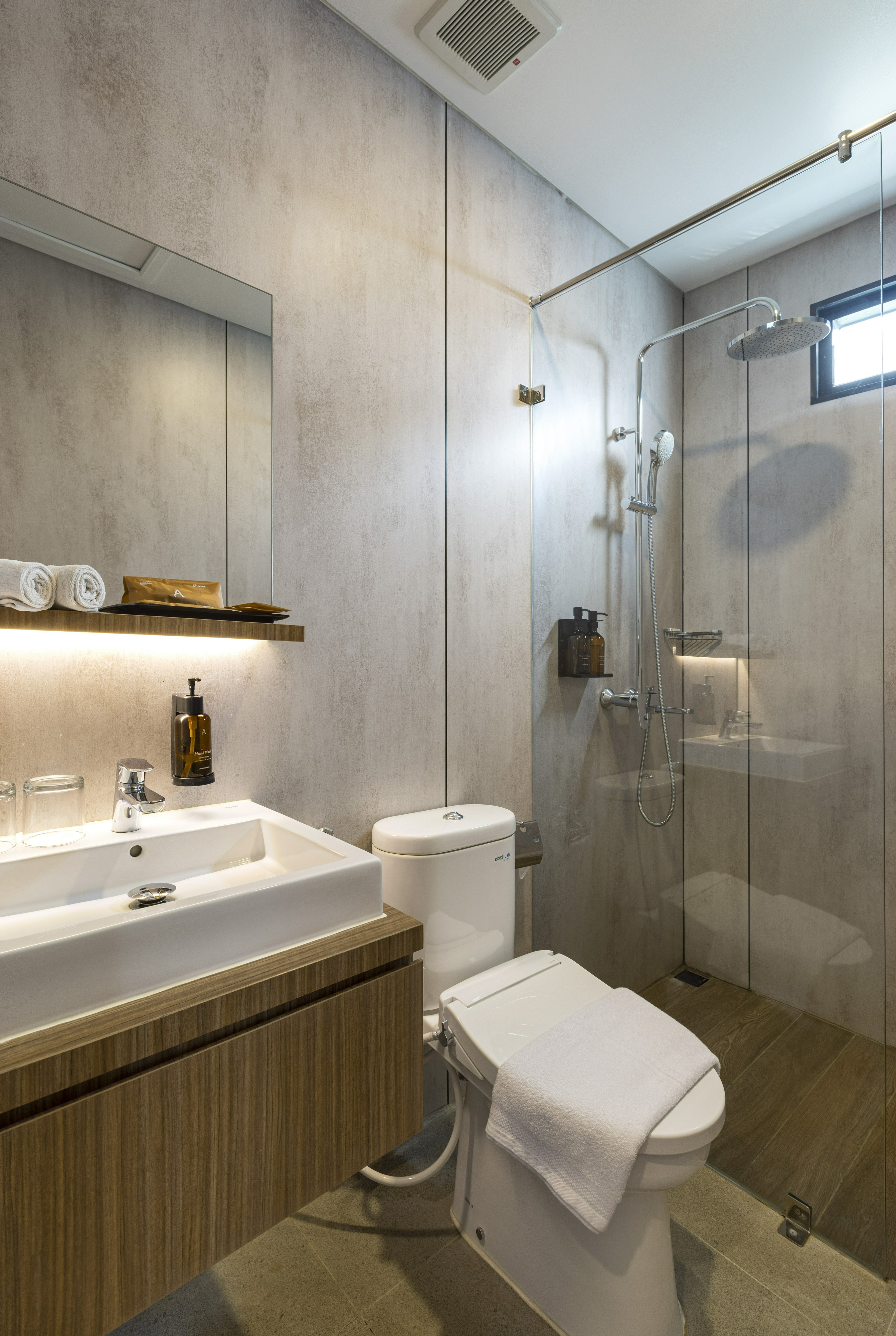 Bathroom 5, Cabin @ ARTOTEL Pelangi Park, Bogor